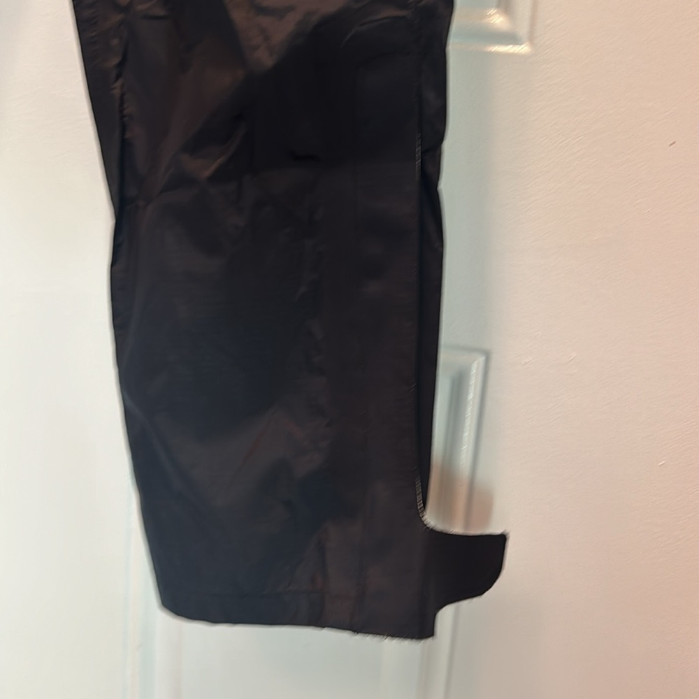 GoLite women’s rain pants size M- barely worn - Picture 4 of 5
